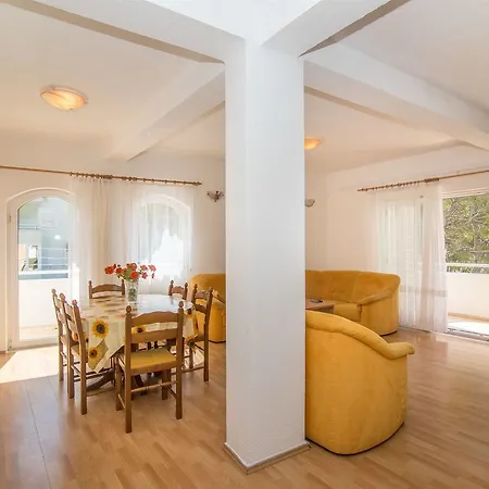 Denis * באסקה וודה